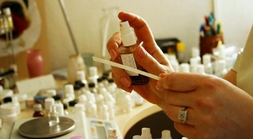 Olfactory reformulation: a creative practice for timeless perfumes